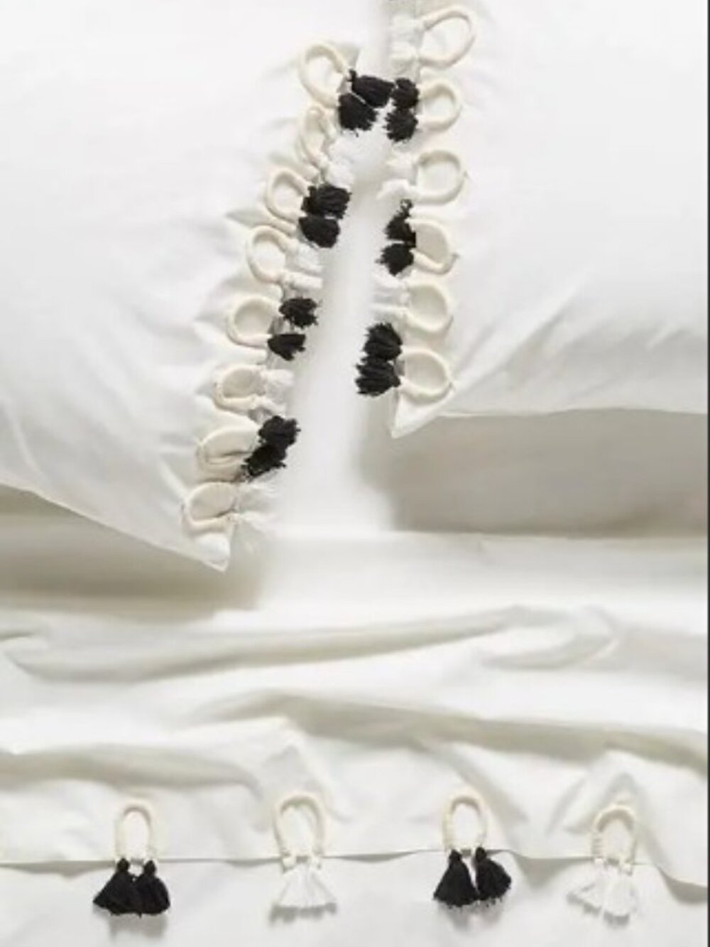 New Anthropologie Queen Pierre Tasseled Sheet Set